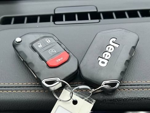 Used 2021 Jeep Wrangler Unlimited Sahara AWD/4WD image 57