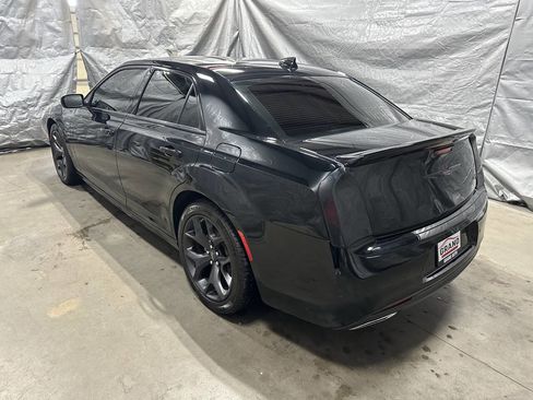 Used 2023 Chrysler 300 S w/ Comfort Group RWD image 4
