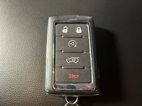 Certified 2025 Jeep Grand Cherokee L Limited w/ Black Appearance Package image 23