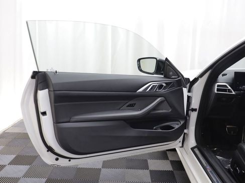 Certified 2025 BMW 430i xDrive Coupe w/ M Sport Package AWD/4WD image 4