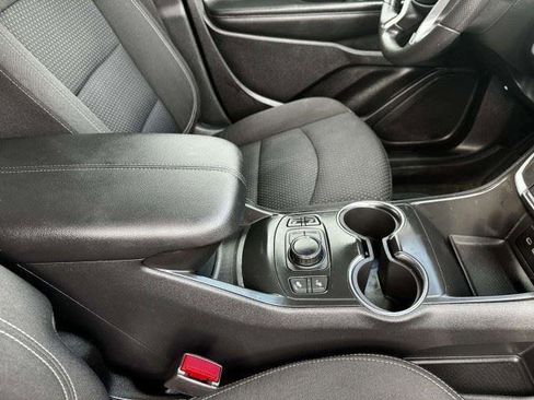 Used 2022 GMC Terrain SLE w/ Driver Convenience Package FWD image 67