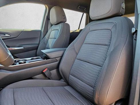 New 2026 Chevrolet Equinox LT image 4