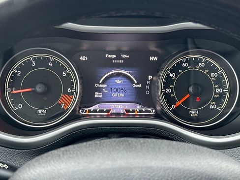 Used 2015 Jeep Cherokee Limited image 29