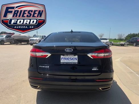 Used 2019 Ford Fusion SE AWD/4WD image 6