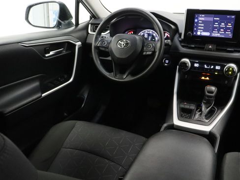 Used 2025 Toyota RAV4 XLE FWD image 31