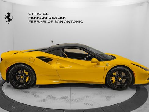 Used 2021 Ferrari F8 Tributo image 9