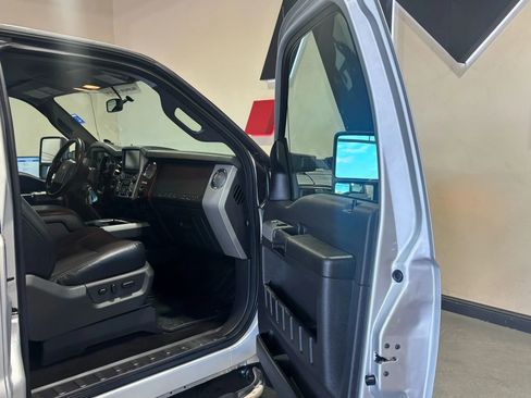 Used 2015 Ford F350 Lariat w/ Lariat Interior Package image 15