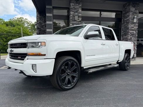 Used 2017 Chevrolet Silverado 1500 LT w/ All Star Edition AWD/4WD image 8