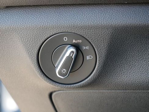 Certified 2022 Volkswagen Jetta SEL image 24