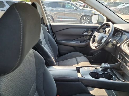 Used 2025 Nissan Rogue SV FWD image 4