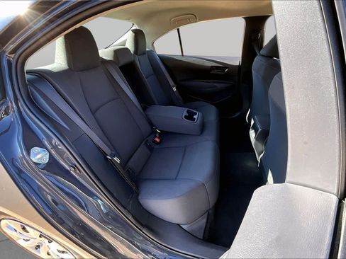 Used 2024 Toyota Corolla LE FWD image 18