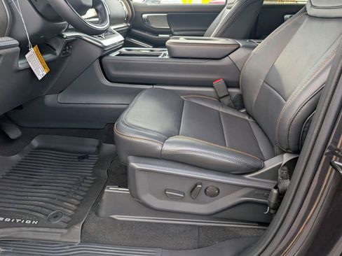 New 2025 Ford Expedition Tremor image 8