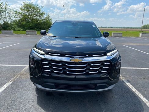 New 2026 Chevrolet Equinox LT w/ Convenience Package II AWD/4WD image 2