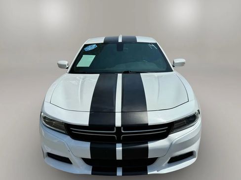 Used 2019 Dodge Charger SXT AWD/4WD image 4