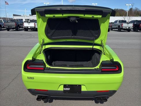 Used 2023 Dodge Challenger R/T w/ Plus Package image 5