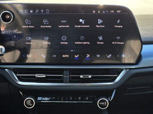 New 2026 Chevrolet Equinox EV LT image 9