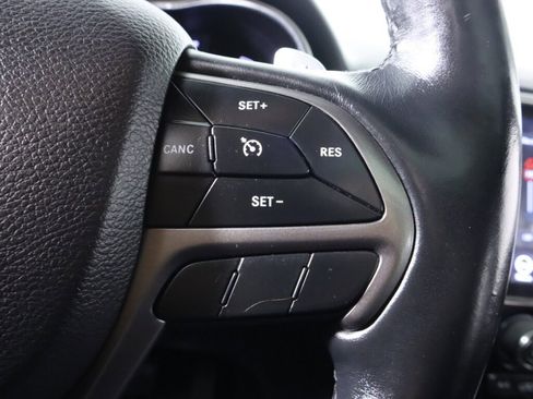 Used 2019 Jeep Grand Cherokee Limited X image 13