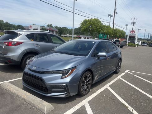 Used 2020 Toyota Corolla XSE w/ Advanced Lighting Package FWD image 3