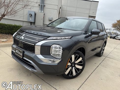 New 2026 Mitsubishi Outlander SE image 1