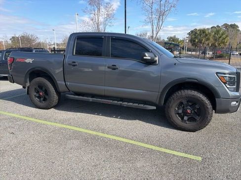 Used 2021 Nissan Titan PRO-4X w/ Pro-4x Convenience Package image 14