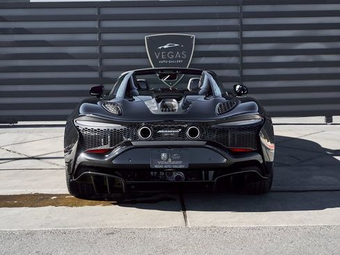 Used 2025 McLaren Artura image 20