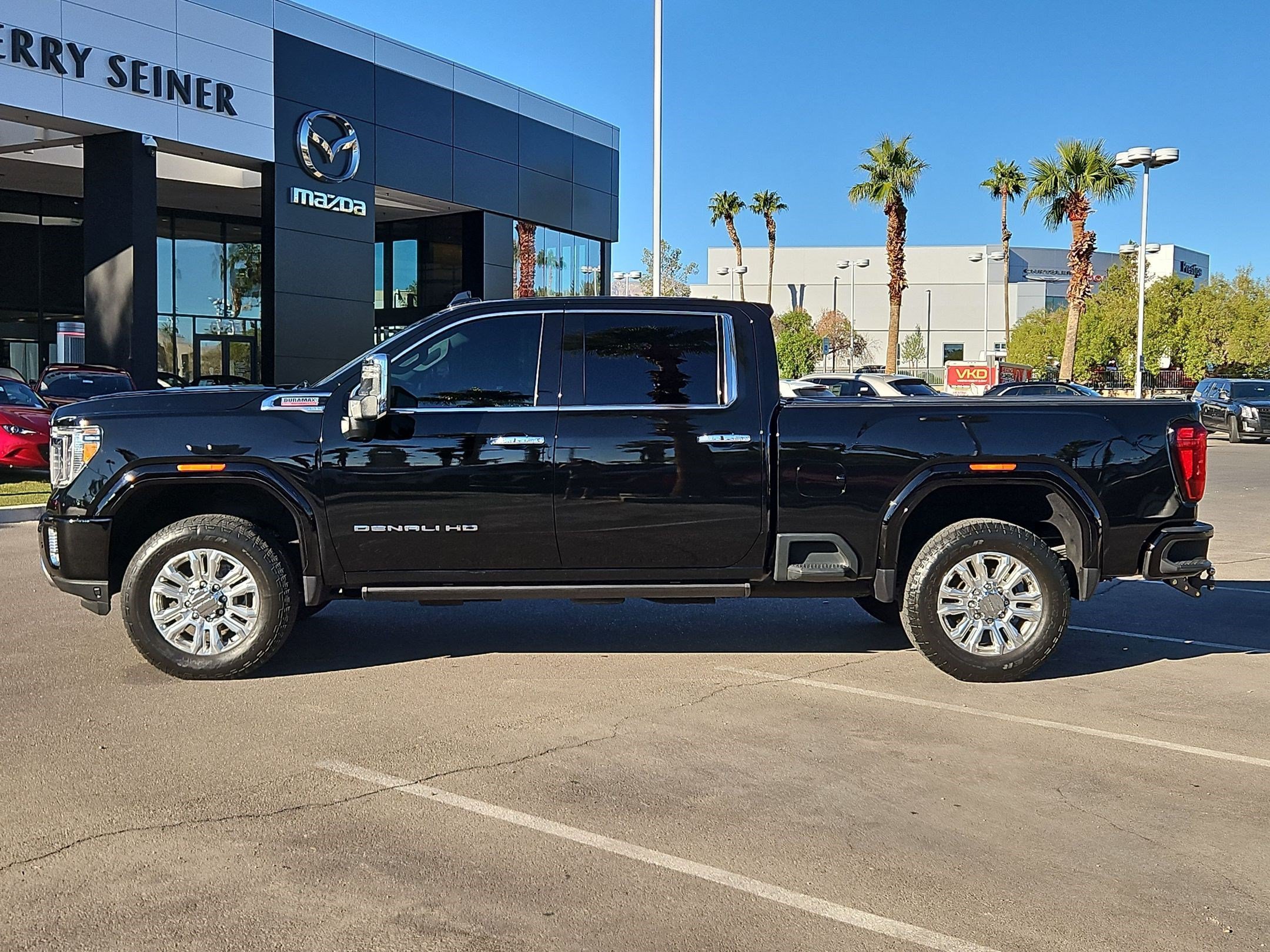 Used 2022 GMC Sierra 2500 Denali w/ Denali Ultimate Package AWD/4WD image 2