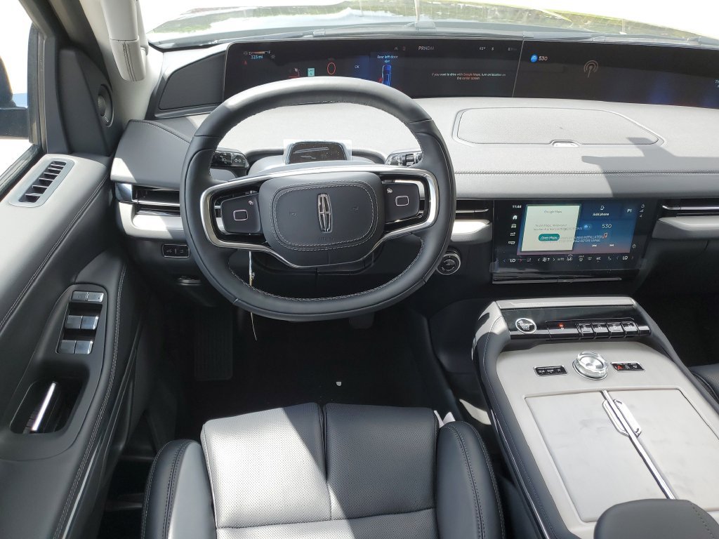 New 2026 Lincoln Navigator Premiere AWD/4WD image 16