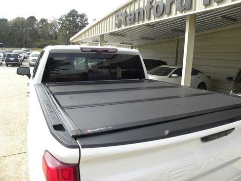Used 2022 Chevrolet Silverado 1500 High Country w/ Technology Package AWD/4WD image 10