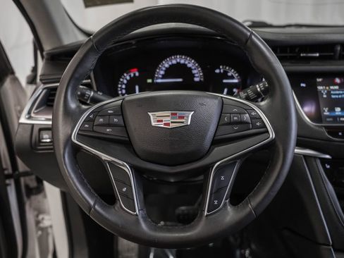 Used 2017 Cadillac XT5 Luxury image 33