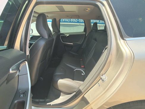 Used 2016 Volvo XC60 T5 Premier w/ Proximity Package FWD image 33