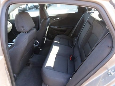 Used 2024 Chevrolet Malibu LT image 9