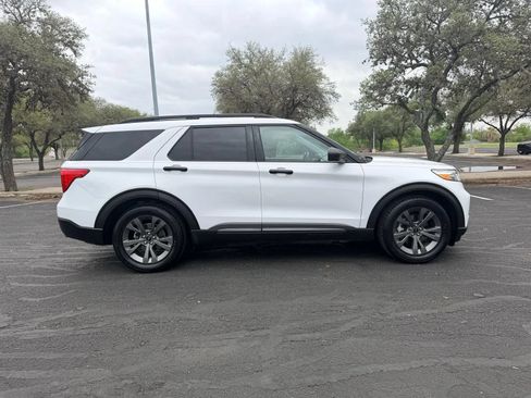 Used 2021 Ford Explorer XLT w/ Equipment Group 202A RWD image 7