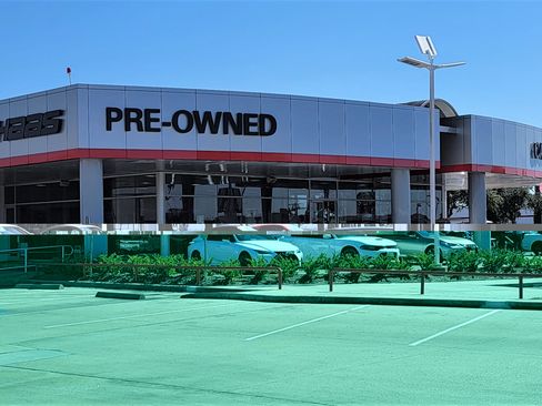 Used 2025 Toyota Corolla LE FWD image 39