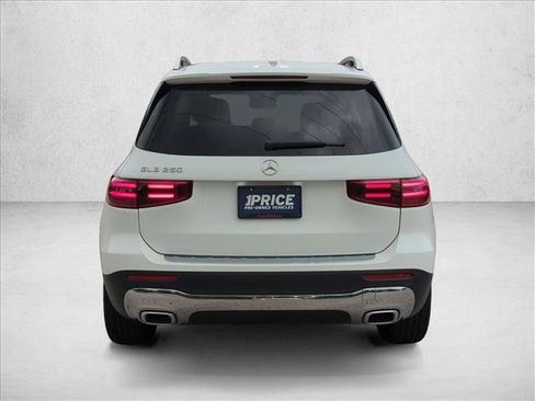 Used 2026 Mercedes-Benz GLB 250 image 7