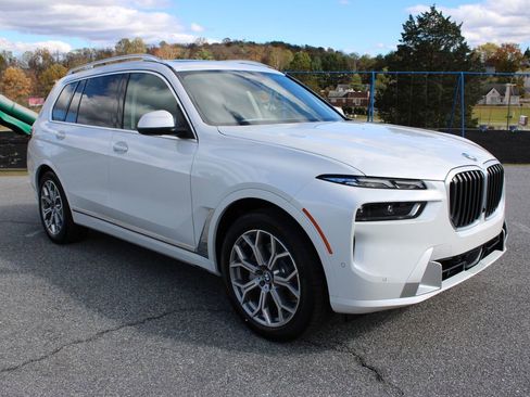 New 2026 BMW X7 xDrive40i image 2