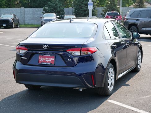 Used 2026 Toyota Corolla LE FWD image 6