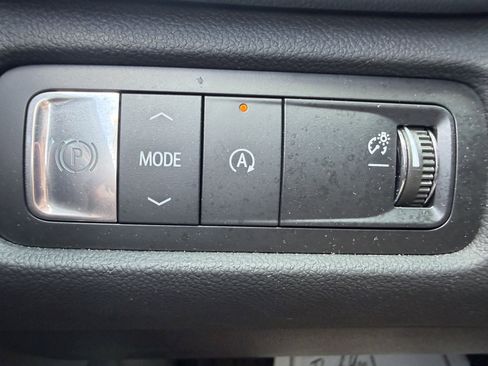Used 2025 GMC Acadia Elevation FWD image 18