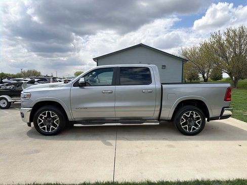 Used 2025 RAM 1500 Laramie AWD/4WD image 3