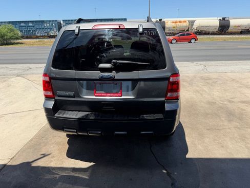 Used 2011 Ford Escape XLT AWD/4WD image 16