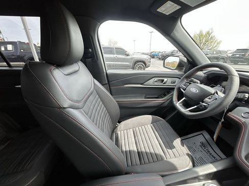 New 2026 Ford Explorer ST-Line w/ ST-Line Street Pack AWD/4WD image 10