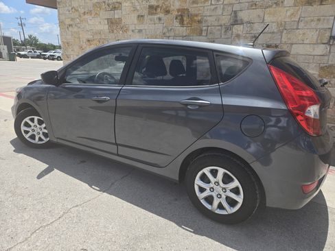 Used 2012 Hyundai Accent GS FWD image 4