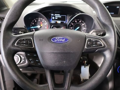 Used 2018 Ford Escape SE image 3
