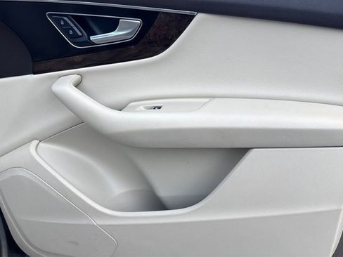 Used 2019 Audi Q7 3.0T Premium w/ Cold Weather Package image 44