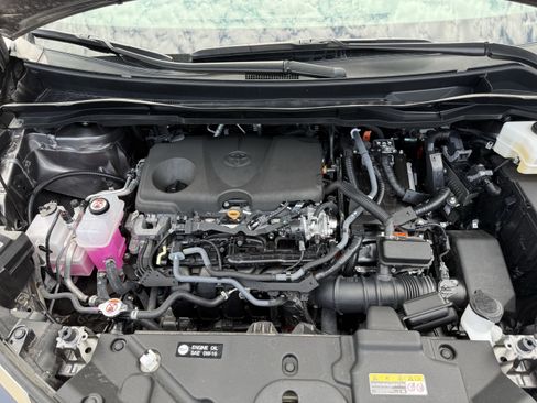 Used 2024 Toyota Sienna LE image 17