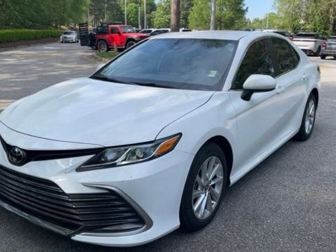 Used 2023 Toyota Camry LE image 1