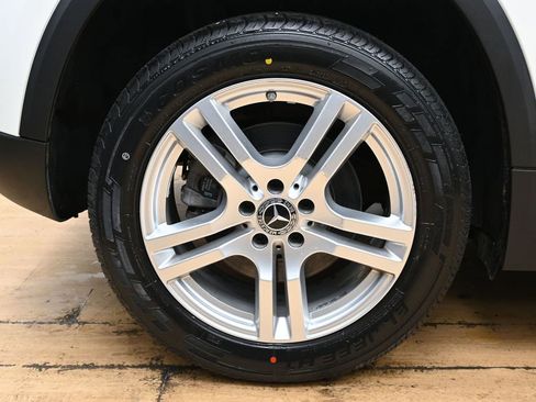 Used 2022 Mercedes-Benz GLA 250 w/ Premium Package Lite image 13