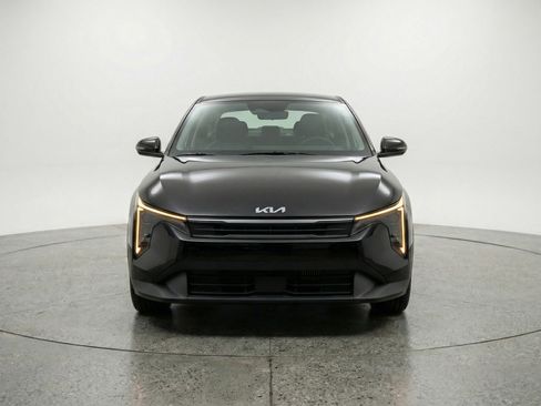 Used 2025 Kia K4 FWD image 2