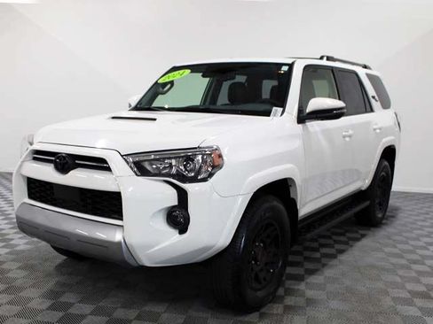 Certified 2024 Toyota 4Runner TRD Off-Road Premium w/ Moonroof Package AWD/4WD image 2