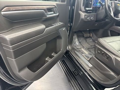 Used 2024 Chevrolet Silverado 3500 LTZ w/ LTZ Convenience Package image 31