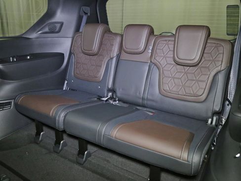 New 2026 Nissan Armada Platinum w/ Convenience Package image 11